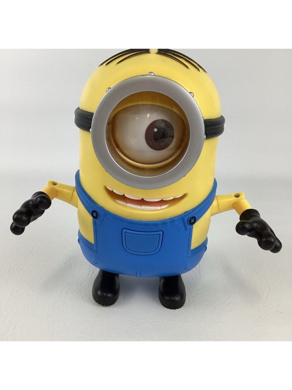 Despicable Me Minion Stuart Interactive Talking 8" Action Figure Thinkway Toys